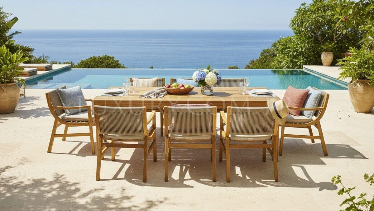 Lüks Bahçe Mobilyaları Rehberi: Villa, Teras ve Balkonlar İçin En Doğru Seçim