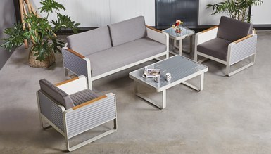 Airport Garden Living Room - 1064