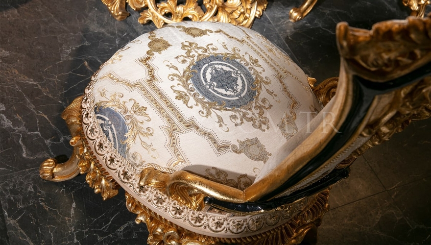 Bilbao Classic Dining Room - 8