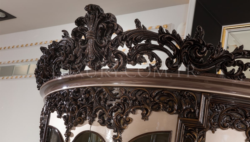 Doyle Classic Dining Room - 8