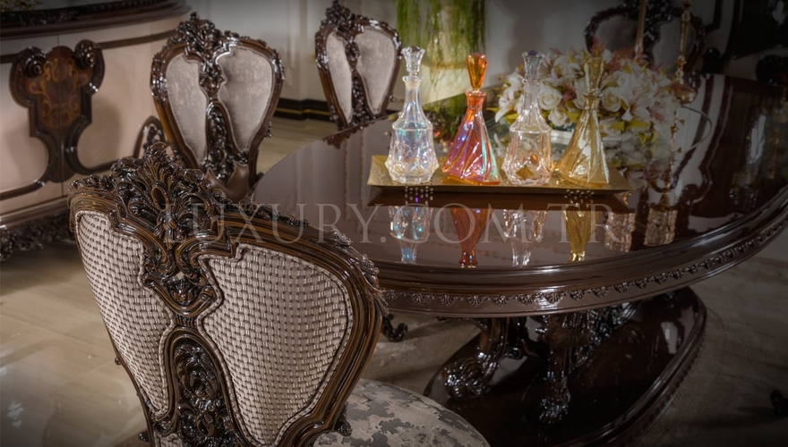 Doyle Classic Dining Room - 12