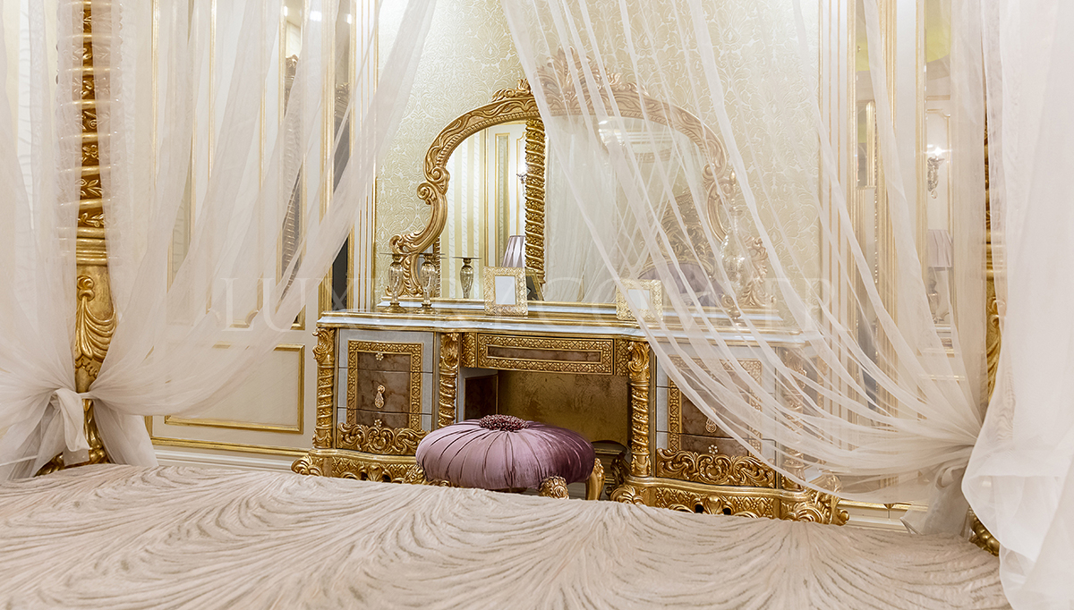 Esvatini Cibinlikli Klasik Yatak Odası