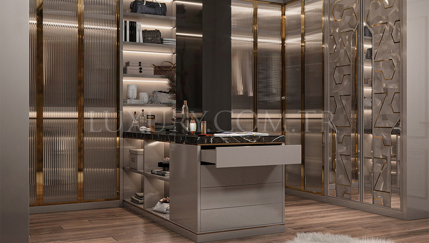 Gustora Dressing Room - 1