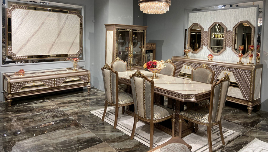 Lucas Classic Dining Room - 1093