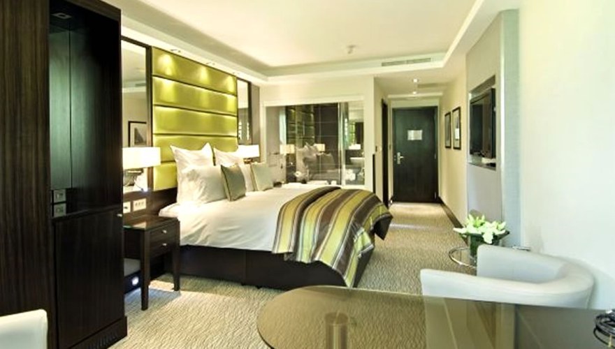 770 - Meloga Hotel Room