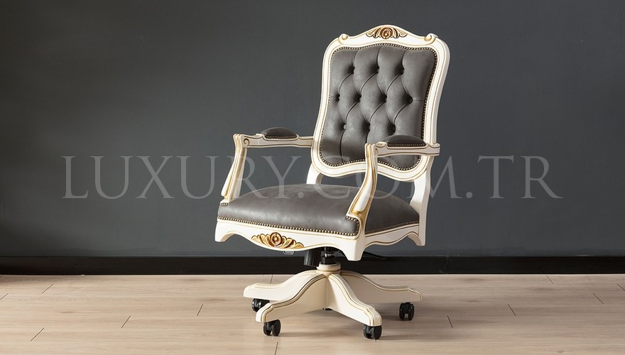 Rumah Classic Office Room - 8